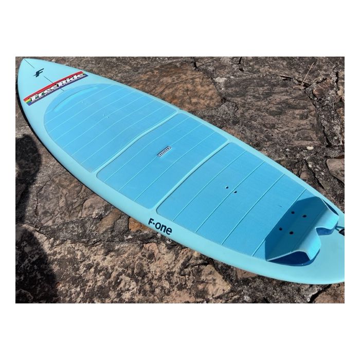F-one f-one shadow 5.2021 planche de2021 KITESURF F-one f-one shadow 5.2021 planche de2021 KITESURF