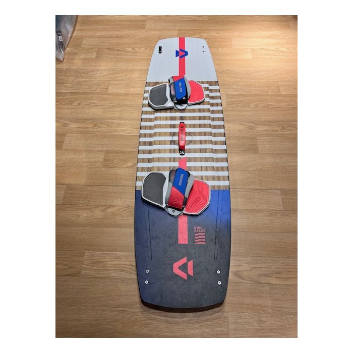 Duotone gonzales planche de kite2022 + pads vario Duotone gonzales planche de kite2022 + pads vario