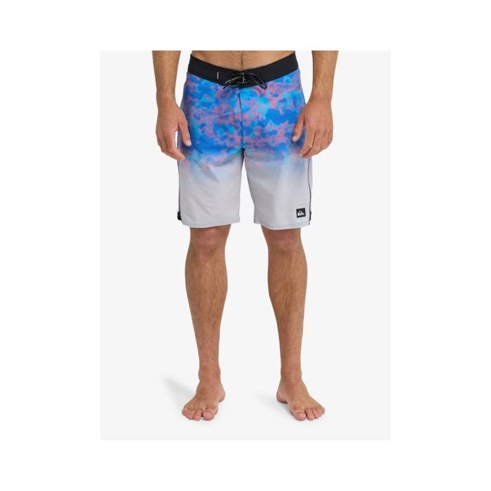 Quiksilver Highline Printed 20 Nebulas Blue Fade Reflection Boardshort pour homme Quiksilver Highline Printed 20 Nebulas Blue Fade Reflection Boardshort pour homme